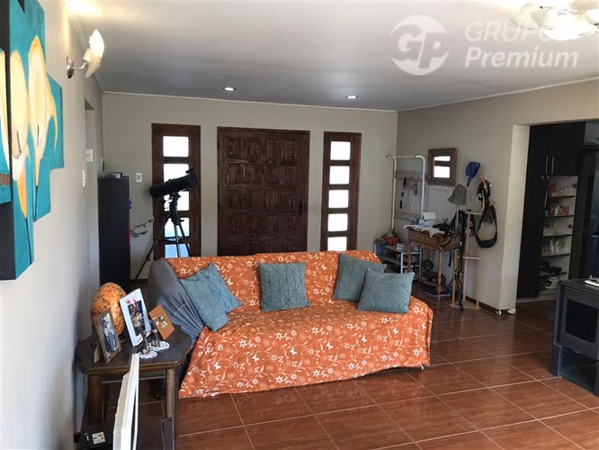 Parcela en venta Peñaflor 5D 3B 20E piscina + cabaña árboles