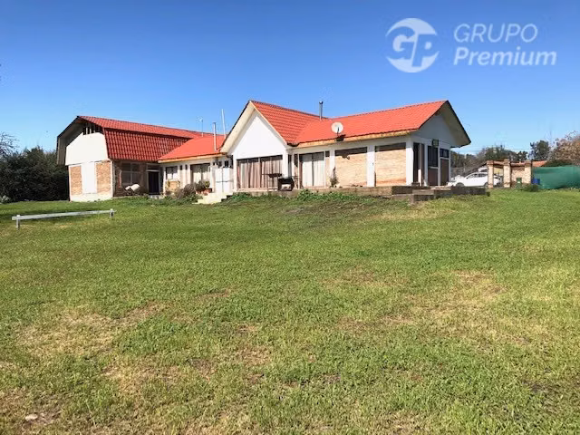 Parcela en venta Peñaflor 5D 3B 20E piscina + cabaña árboles