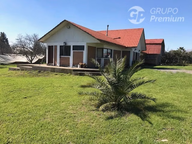 Parcela en venta Peñaflor 5D 3B 20E piscina + cabaña árboles
