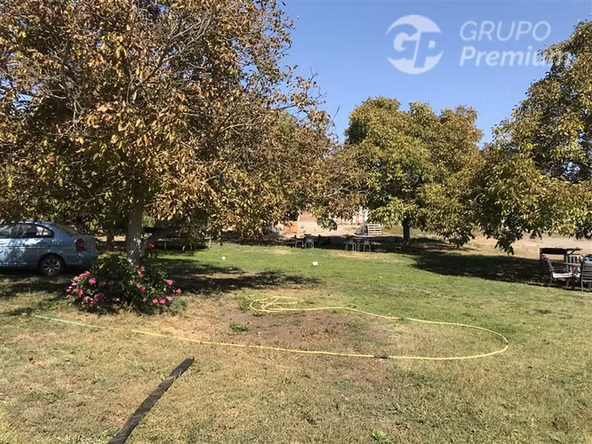 Parcela en venta Peñaflor 5D 3B 20E piscina + cabaña árboles