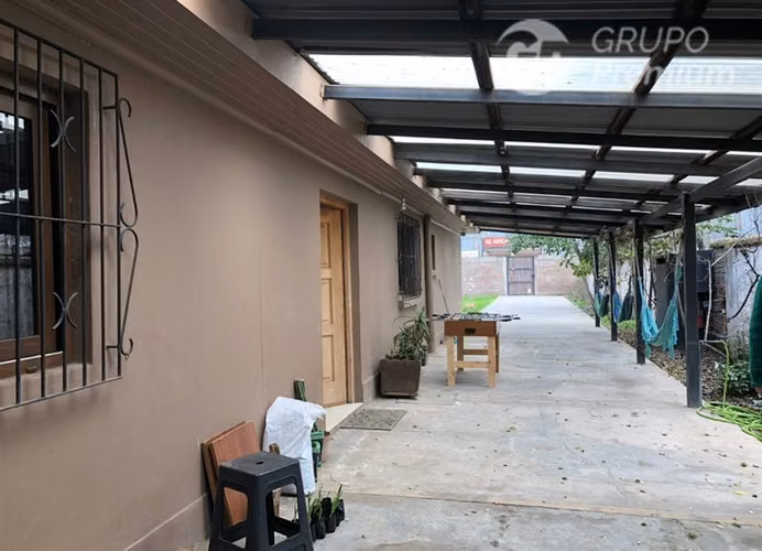Casa en venta de 3 dorm. en Santa Cruz