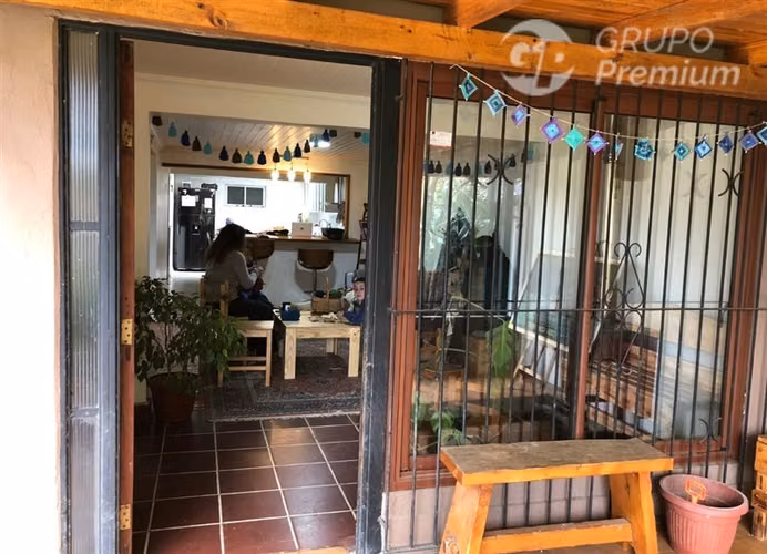 Casa en venta de 3 dorm. en Santa Cruz