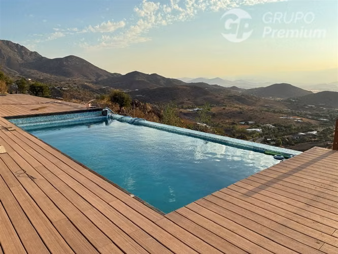 Parcela-casa en construcción en venta en Hda. Chacabuco
