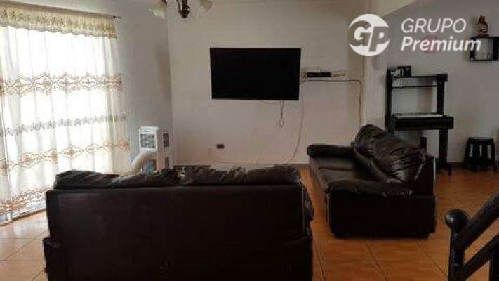 Casa en venta de 4 dorm. en Arica - Imagen 2