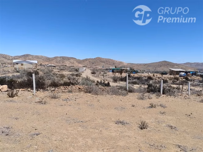 Parcela 9400 M2 con casa en venta en Vallenar (Ruta 5 norte)