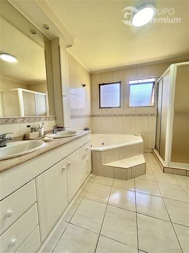 Exclusiva casa en Los Villares a 5 min del centro 4D-4B