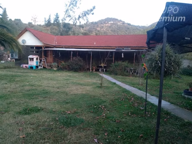 Parcela en venta 5900 mt2 terreno y 196 mt2 de constr. util