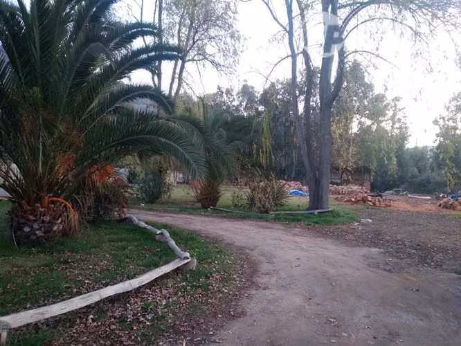 Parcela en venta 5900 mt2 terreno y 196 mt2 de constr. util