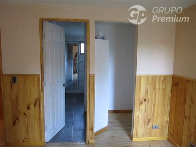 Parcela en venta 5900 mt2 terreno y 196 mt2 de constr. util