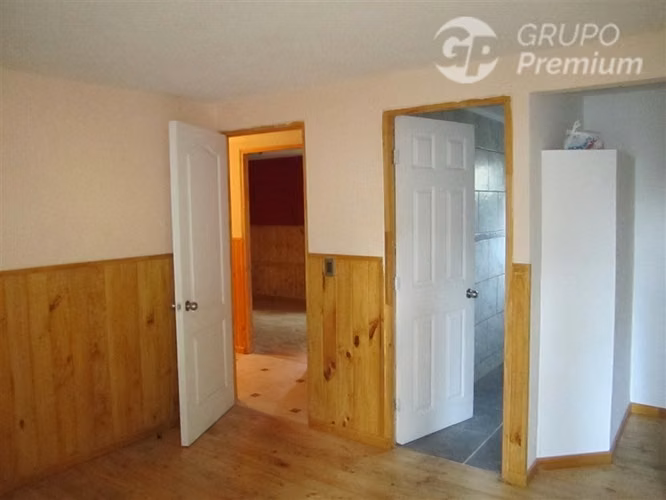 Parcela en venta 5900 mt2 terreno y 196 mt2 de constr. util
