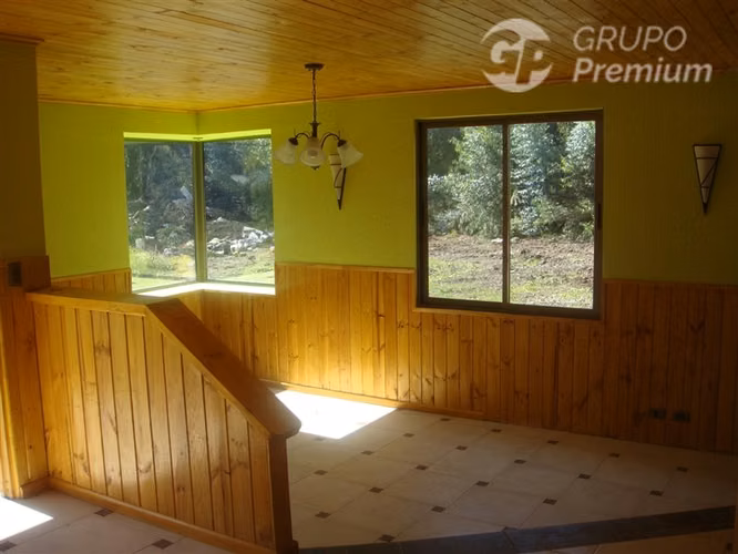 Parcela en venta 5900 mt2 terreno y 196 mt2 de constr. util