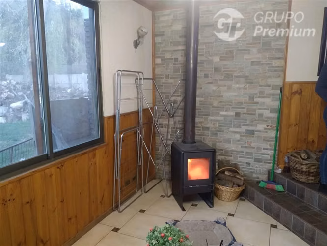 Parcela en venta 5900 mt2 terreno y 196 mt2 de constr. util