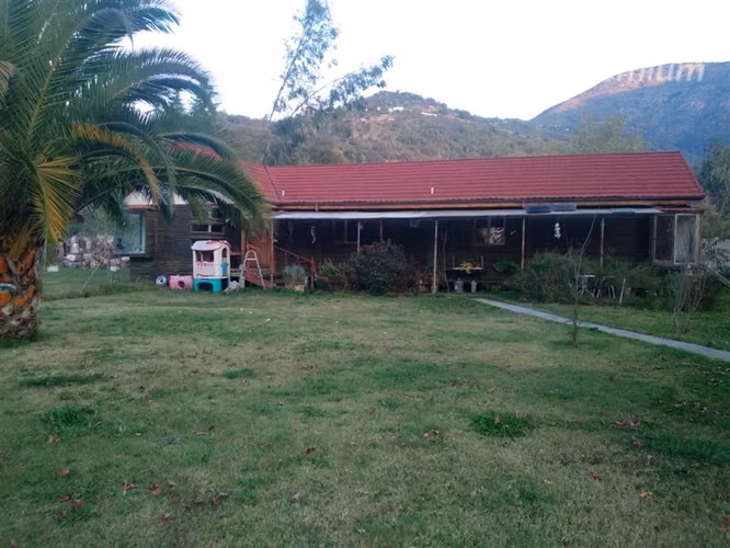 Parcela en venta 5900 mt2 terreno y 196 mt2 de constr. util