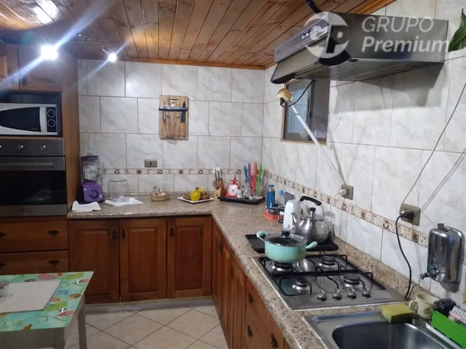 Parcela en venta 5900 mt2 terreno y 196 mt2 de constr. util