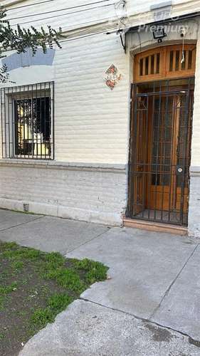 Casa en venta de 3 dorm. en Santiago
