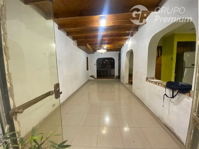 Casa en venta de 4 dorm. en La Cisterna