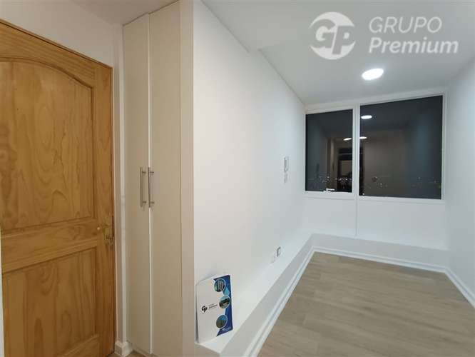 Arriendo oficina top de linea Edif. Atrium 1estacionamiento.