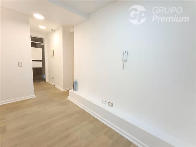 Arriendo oficina top de linea Edif. Atrium 1estacionamiento.