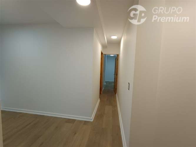Arriendo oficina top de linea Edif. Atrium 1estacionamiento.