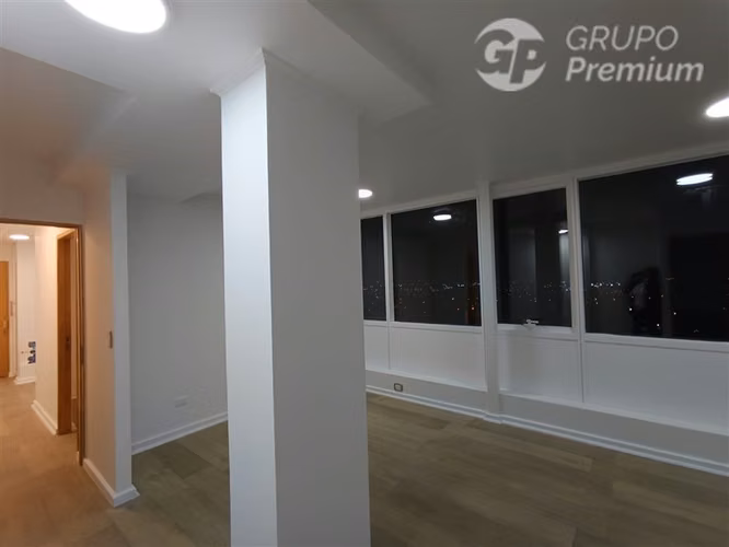 Arriendo oficina top de linea Edif. Atrium 1estacionamiento.