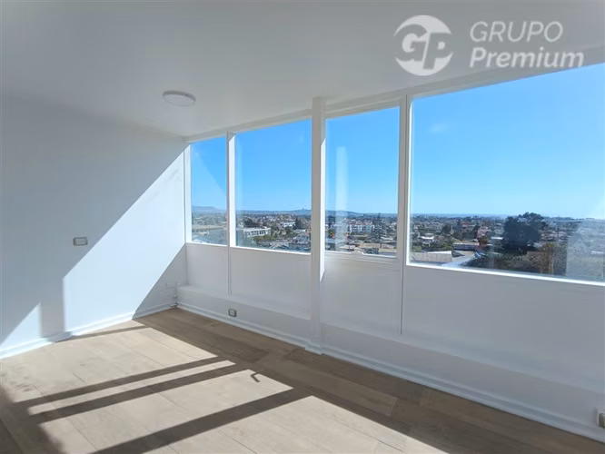 Arriendo oficina top de linea Edif. Atrium 1estacionamiento.