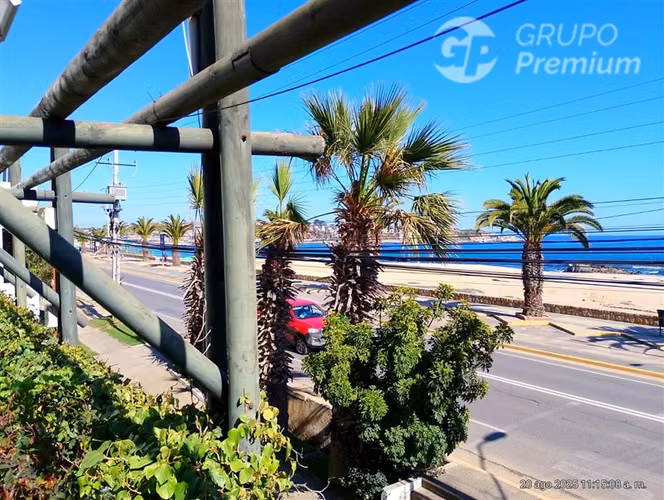 Depto en venta Frente y borde Mar de 3 dorm. en El Quisco