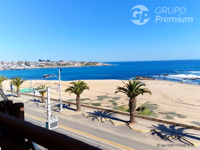 Depto en venta Frente y borde Mar de 3 dorm. en El Quisco