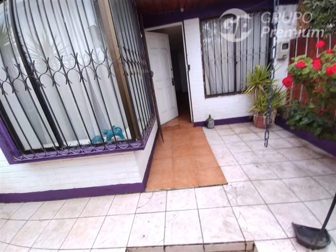 Casa familiar en Maipú, luminosa y bien conectada