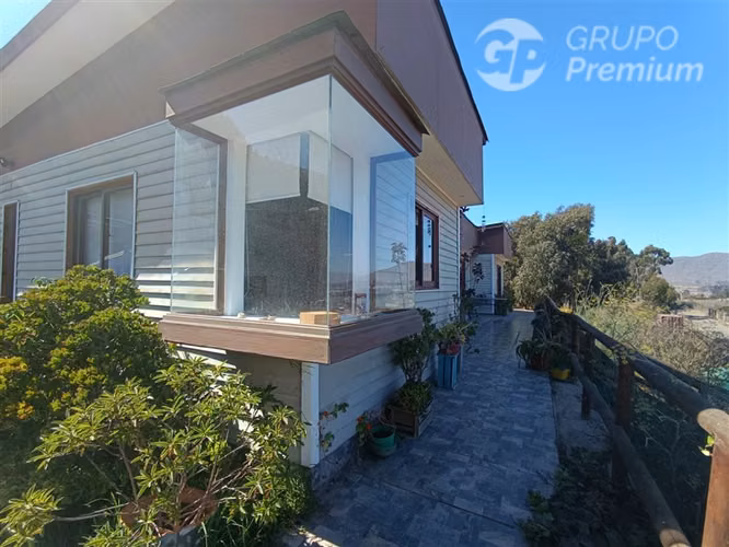 Vendo hermosa casa fundo loreto140mt2 5005 mt2 terreno 4D3B
