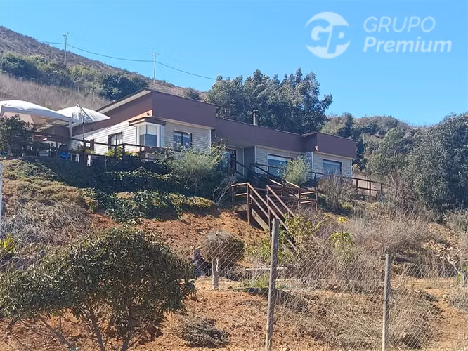 Vendo hermosa casa fundo loreto140mt2 5005 mt2 terreno 4D3B
