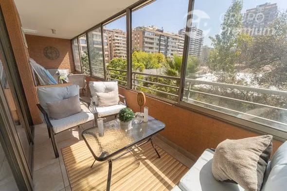 Departamento en venta de 3 dorm. en Las Condes
