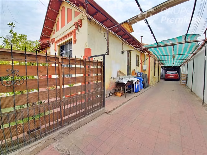 Propiedad industrial 970 m en venta a pasos de M. Einstein