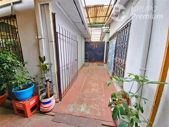 Propiedad industrial 970 m en venta a pasos de M. Einstein
