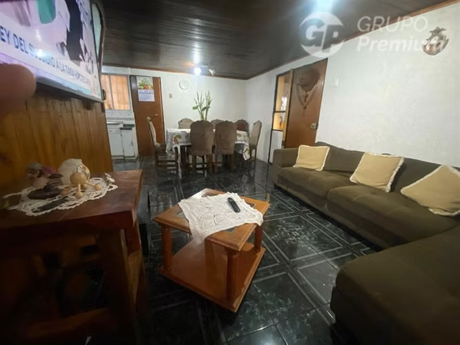 Acogedora casa de 3 dormitorios en zona céntrica - Imagen 5