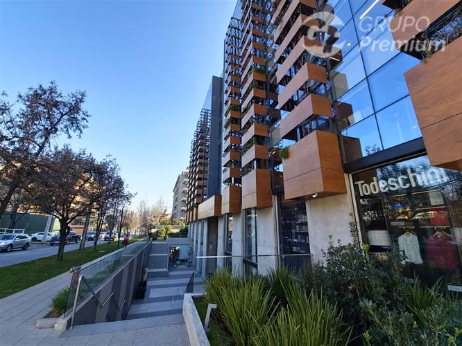 Local Comercial en arriendo en Vitacura 165 M2