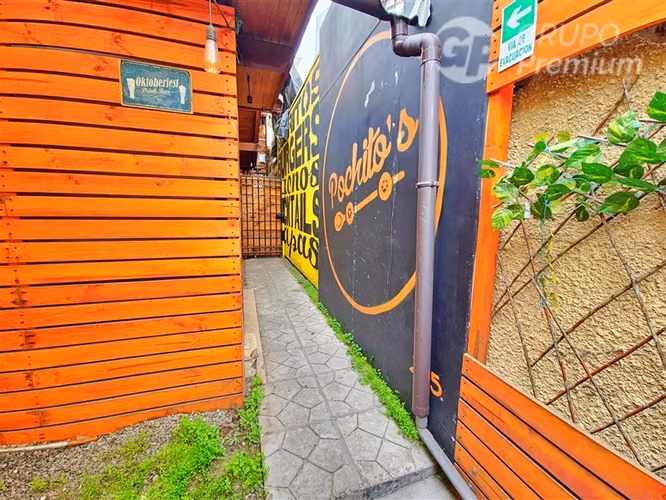 LOCAL COMERCIAL CON RESTAURANTE OPERATIVO Y ALTA VISIBILIDAD