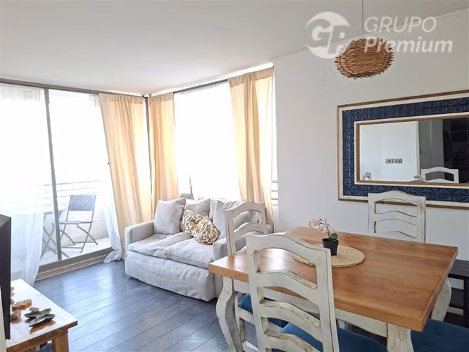 Depa en venta de 2 dormitorios y 2 baños en San Miguel