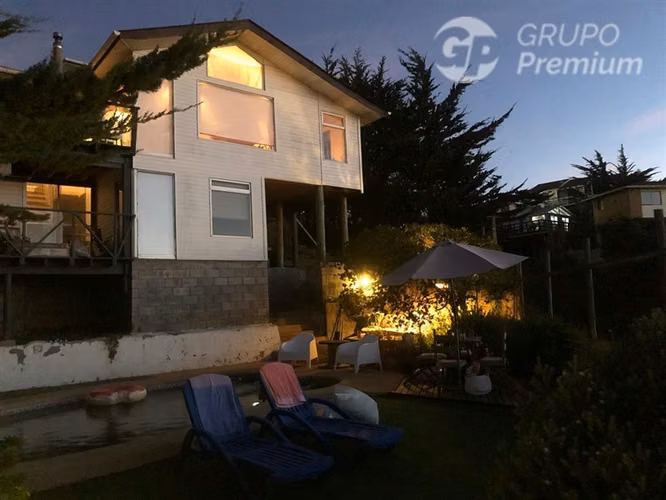 Casa en venta de 4 dorm. en El Quisco