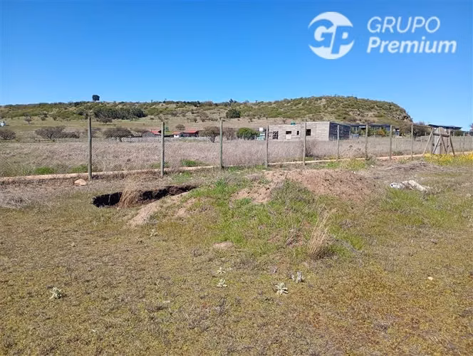 Parcela con amplia cabaña en venta en Litueche