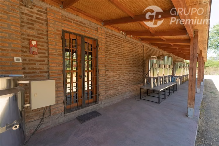 Parcela con piscina en venta Peñaflor 7.333mts2 en avenida