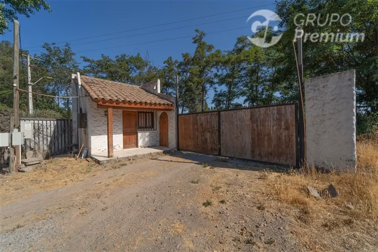 Parcela con piscina en venta Peñaflor 7.333mts2 en avenida