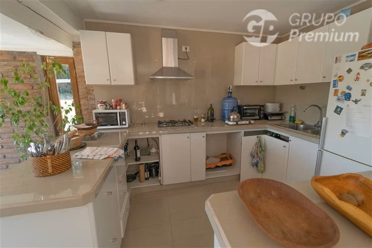 Parcela con piscina en venta Peñaflor 7.333mts2 en avenida