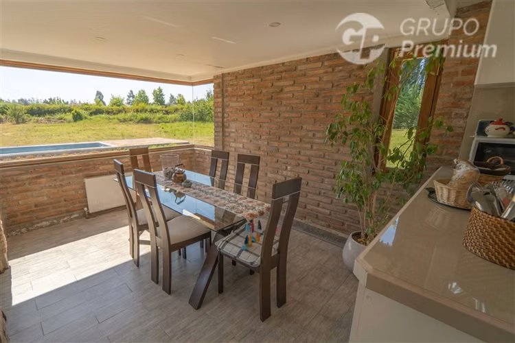Parcela con piscina en venta Peñaflor 7.333mts2 en avenida