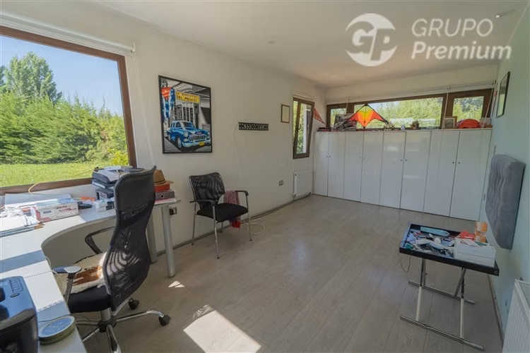 Parcela con piscina en venta Peñaflor 7.333mts2 en avenida