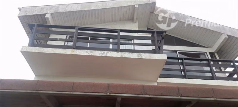 Excelente Propiedad con 3 casas independientes en El Quisco