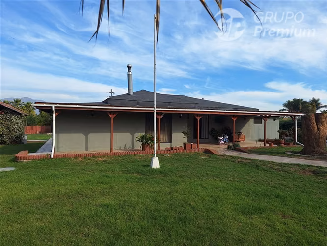 Casa en venta de 5 dorm. 4 baños de 3117m2 Terre.en Quillota