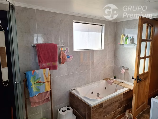 Casa en venta de 5 dorm. 4 baños de 3117m2 Terre.en Quillota