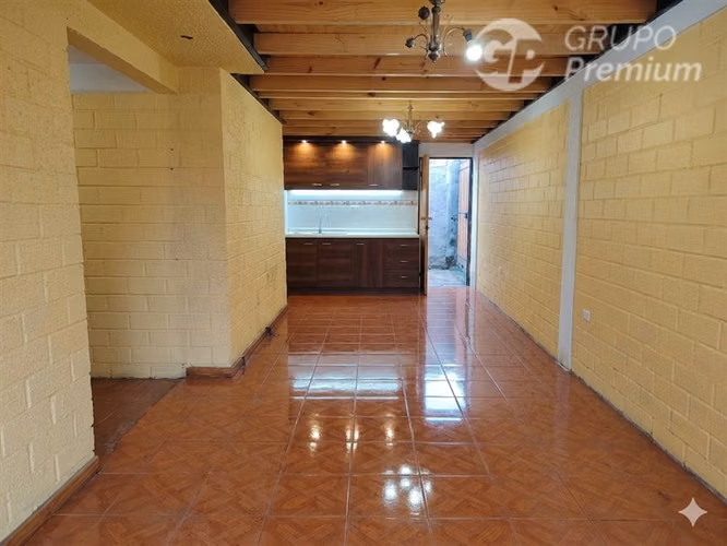 CASA ESQUINERA AMPLIADA Y APTA PARA SUBSIDIO.