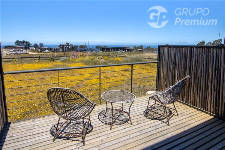 Parcela con Inversión Turística de 4 cabañas en Pichilemu - Imagen 2