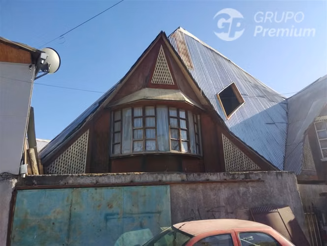 Casa en venta de 6 dorm. en Renca 142 m2 construido